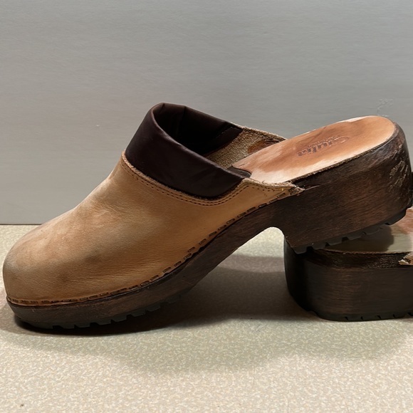 Giulia Italian leather and suede wooden unisex clogs - Picture 5 of 15